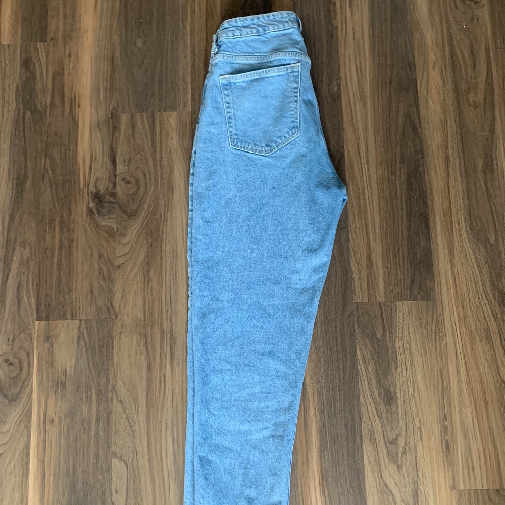 Mom Jeans - Picture 4 of 6